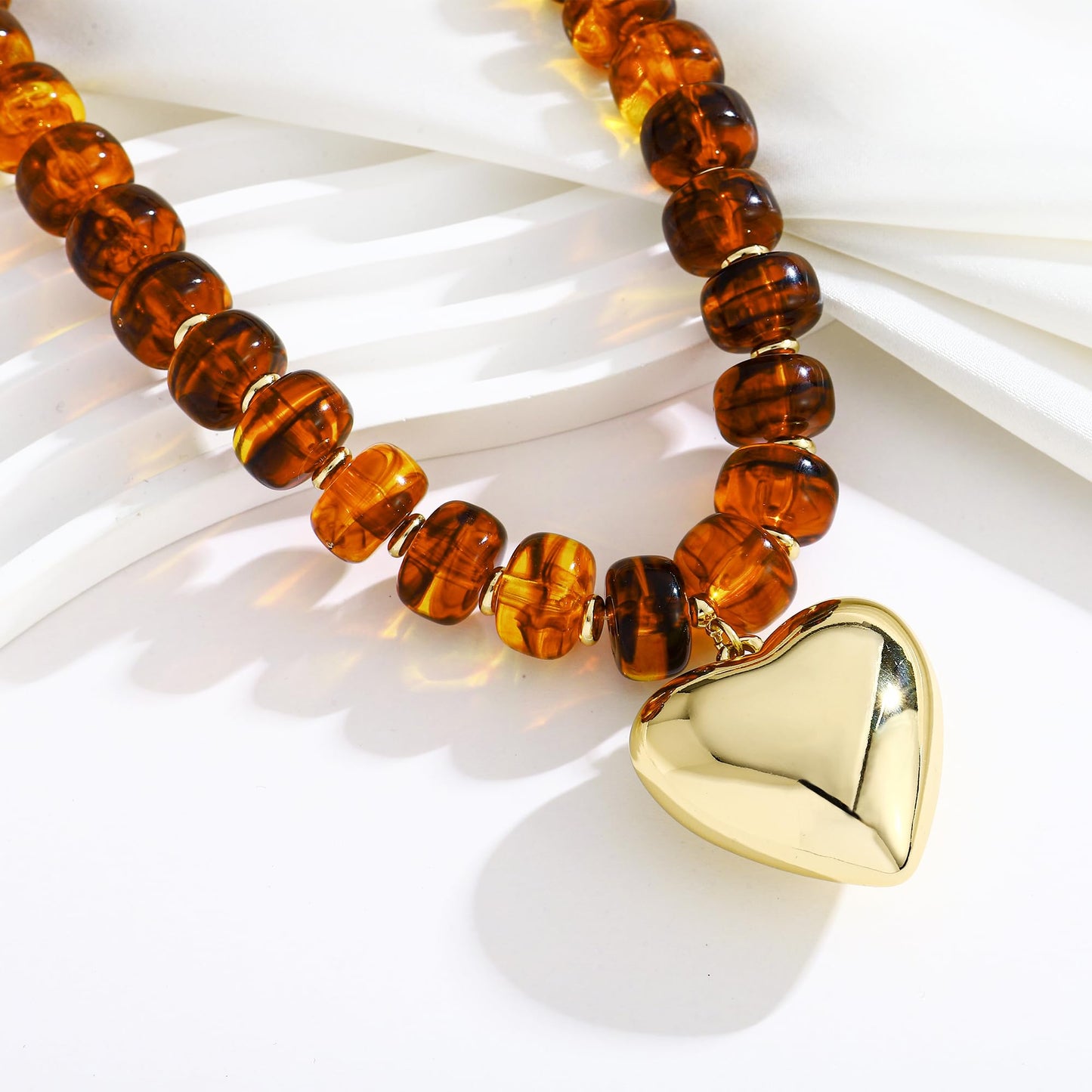 WOWORAMA Chunky Heart Necklaces for Women Colorful Resin Beaded Choker Necklace Gold Puffy Heart Statement Necklace Trendy Acrylic Choker Jewelry