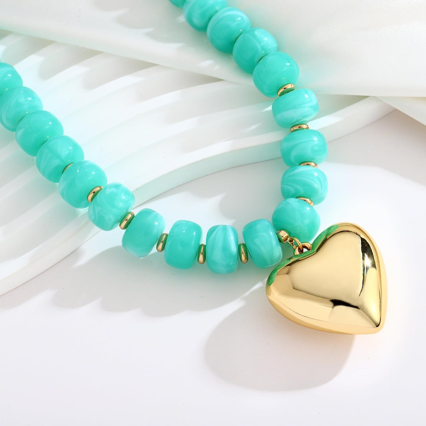 WOWORAMA Chunky Heart Necklaces for Women Colorful Resin Beaded Choker Necklace Gold Puffy Heart Statement Necklace Trendy Acrylic Choker Jewelry