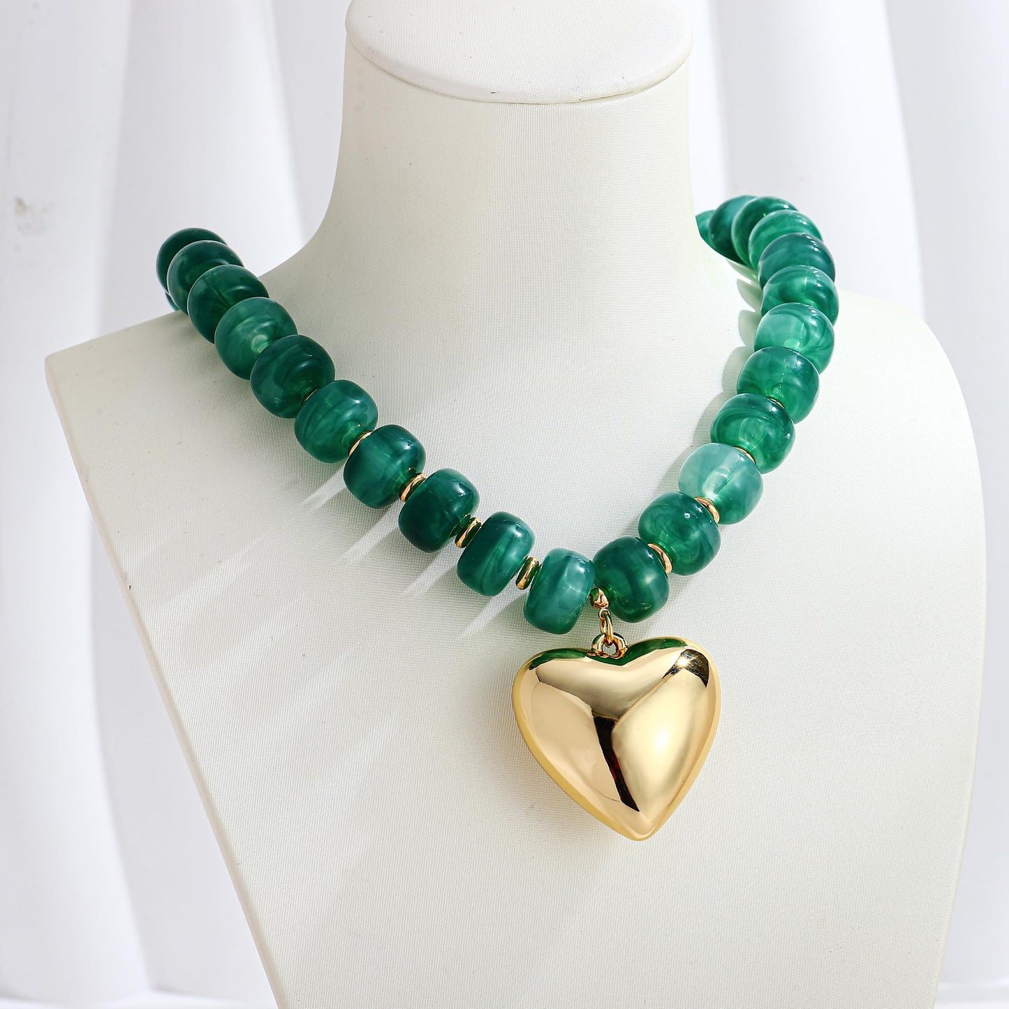 WOWORAMA Chunky Heart Necklaces for Women Colorful Resin Beaded Choker Necklace Gold Puffy Heart Statement Necklace Trendy Acrylic Choker Jewelry