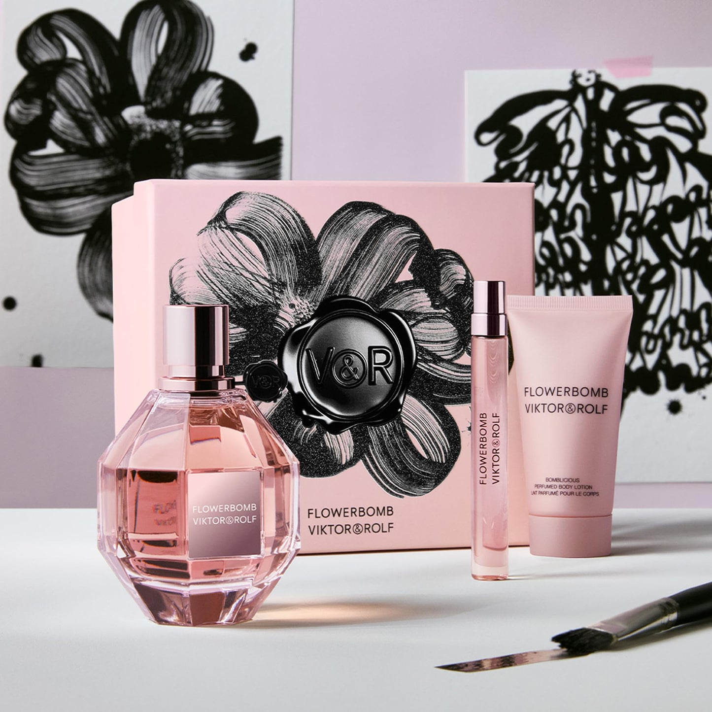 Viktor&Rolf - Flowerbomb Eau de Parfum - Women's Perfume - Floral & Woody - With Notes of Rose, Peony & Patchouli